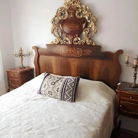 Luxury Apartment *